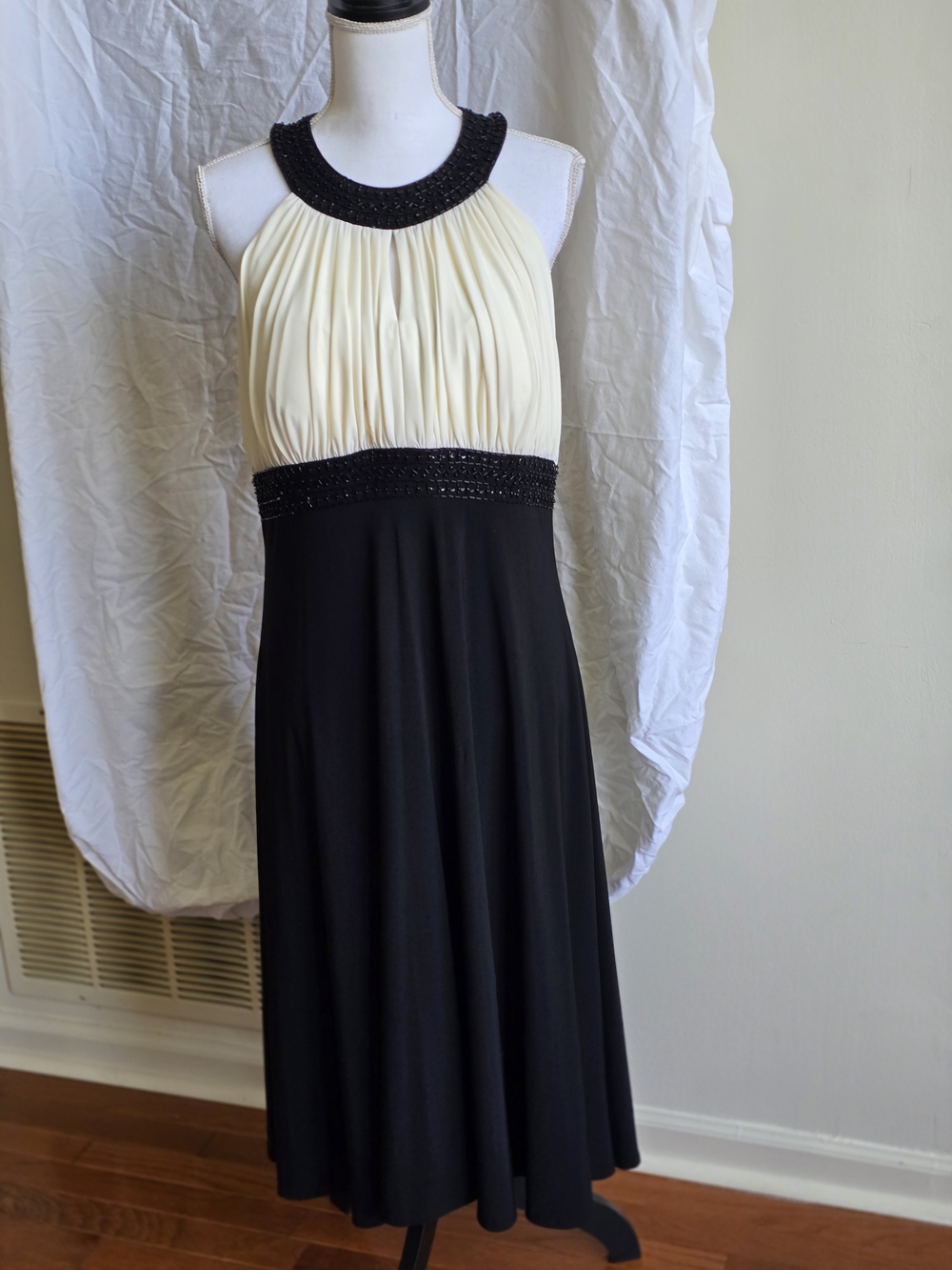 Jessica Howard Ivory and Black Pleated Halter Midi Dress